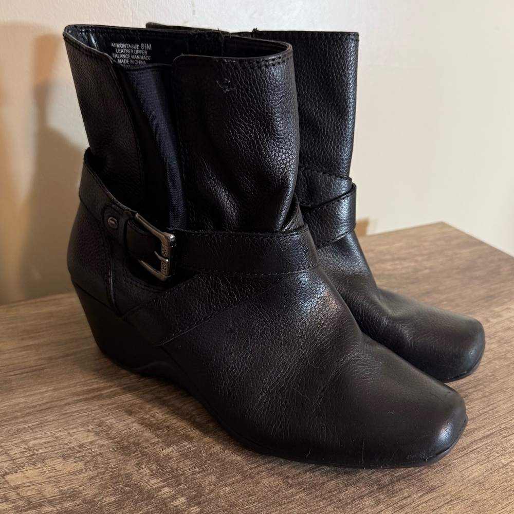 Anne Klein Montague Black Pebbled Leather Boots Women’s Size 8.5 Moto Style